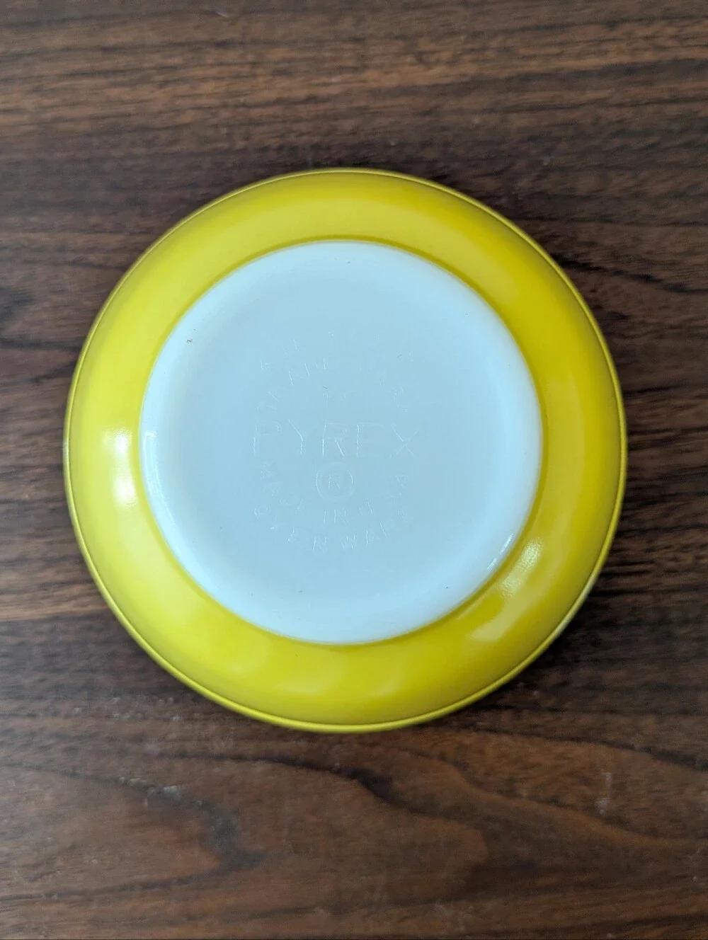Vintage Pyrex Yellow Bowl 401  1 1/2 pt Small Nesting Bowl Excellent Condition